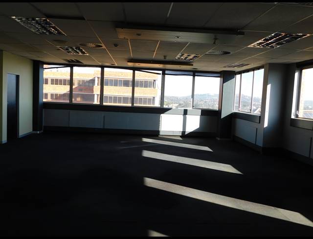 3,514M² OFFICE TO LET IN FERNDALE